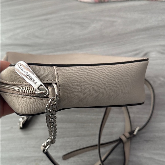 Michael Kors Light Gray Crossbody Bag - Picture 4 of 6